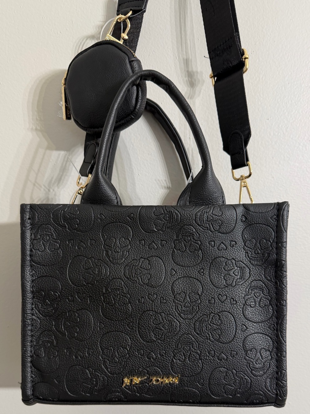 Betsey Johnson Xorea Deboss Skull Heart Chain Crossbody Mini Bag - Picture 6 of 10
